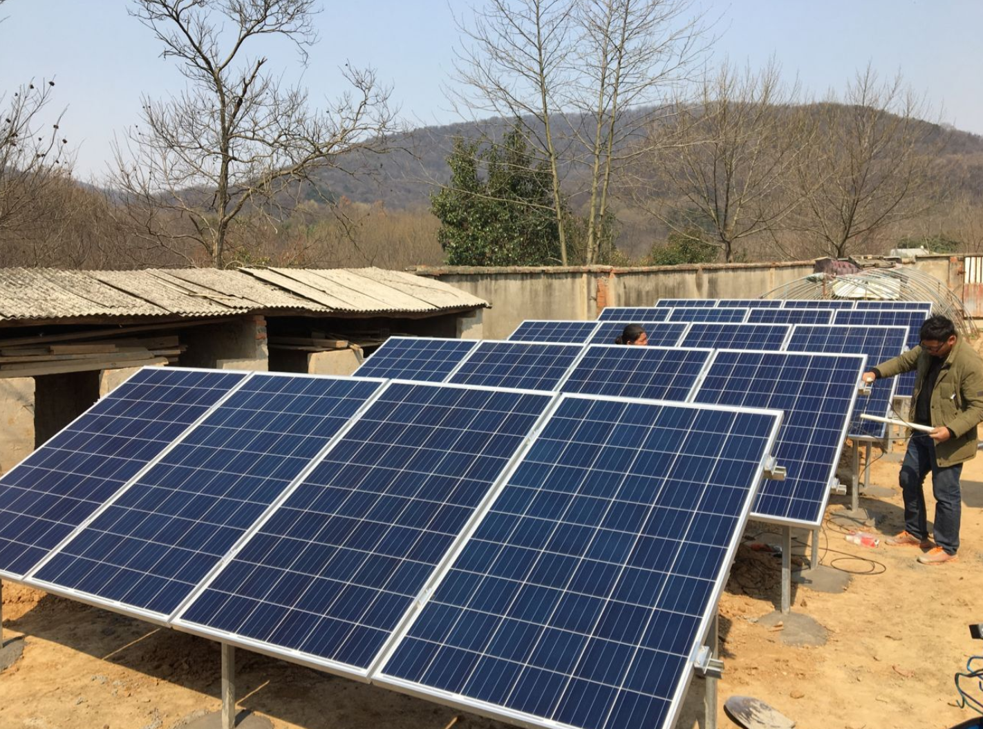 行業丨分布式光伏新增規模首超集中式光伏(圖1)