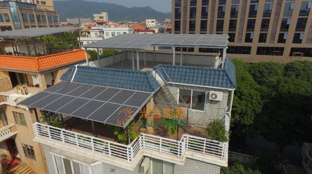 光伏發(fā)電與別墅“邂逅”,這是標準的搭配!(圖1) 家庭光伏發(fā)電安裝公司